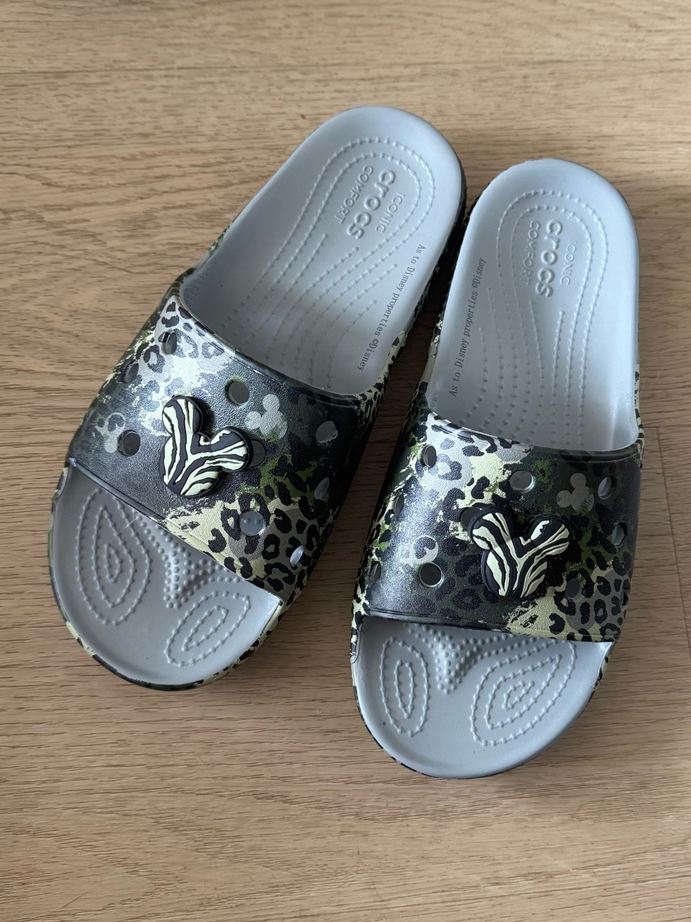 Size 7 Women’s Disney Animal Print Slide Sandals